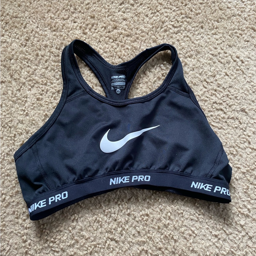 Nike Sports Bra. Youth XL